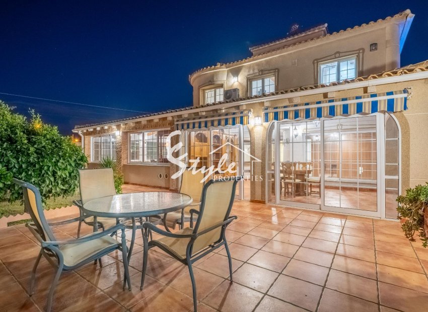 Resale - Villa - Torrevieja - El Chaparal