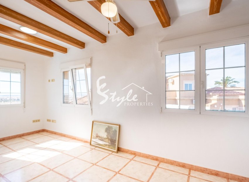 Resale - Villa - Torrevieja - El Chaparal