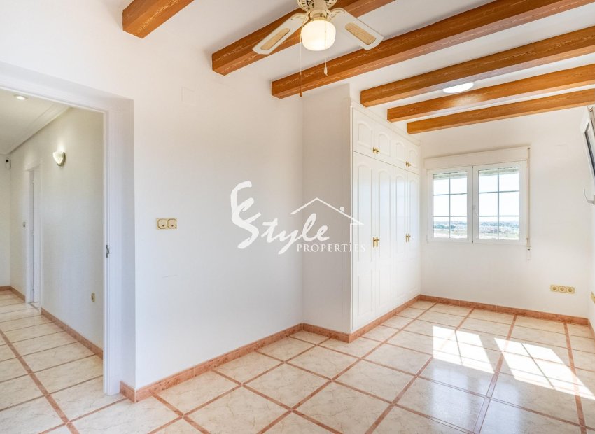 Resale - Villa - Torrevieja - El Chaparal