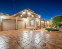 Resale - Villa - Torrevieja - El Chaparal