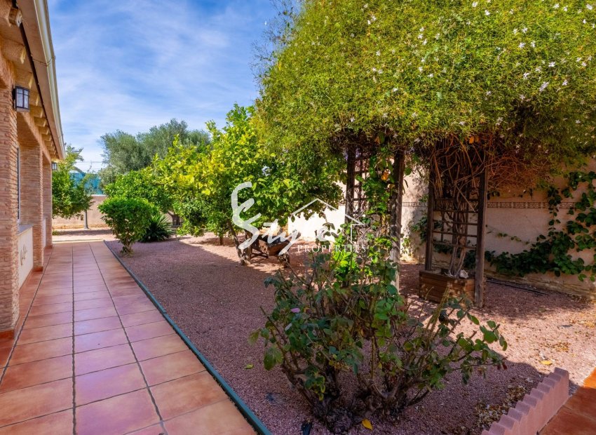 Resale - Villa - Torrevieja - El Chaparal