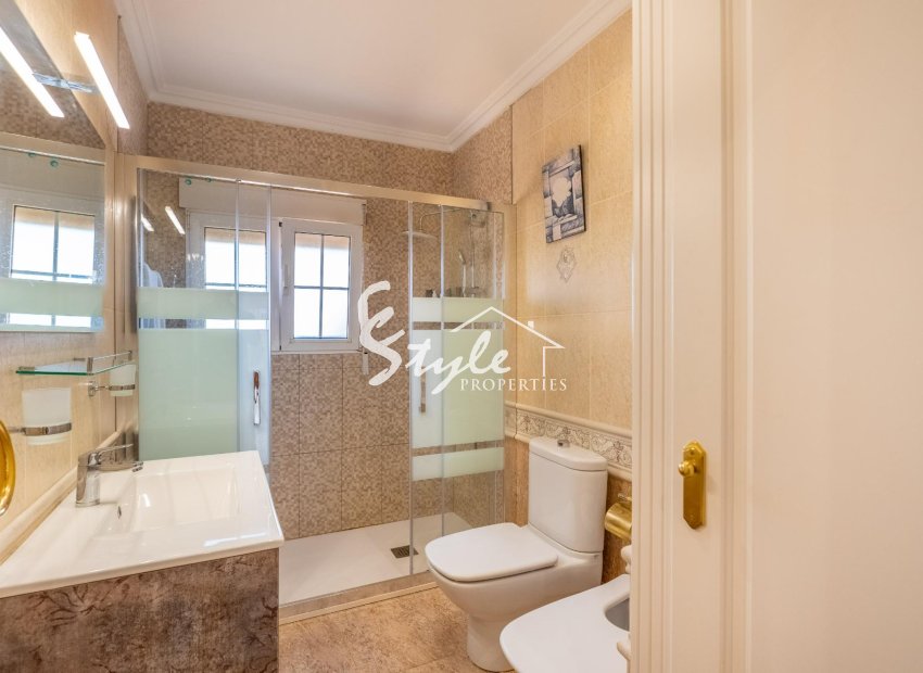 Resale - Villa - Torrevieja - El Chaparal