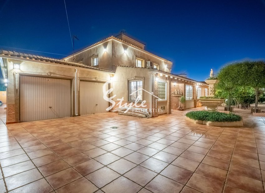 Resale - Villa - Torrevieja - El Chaparal