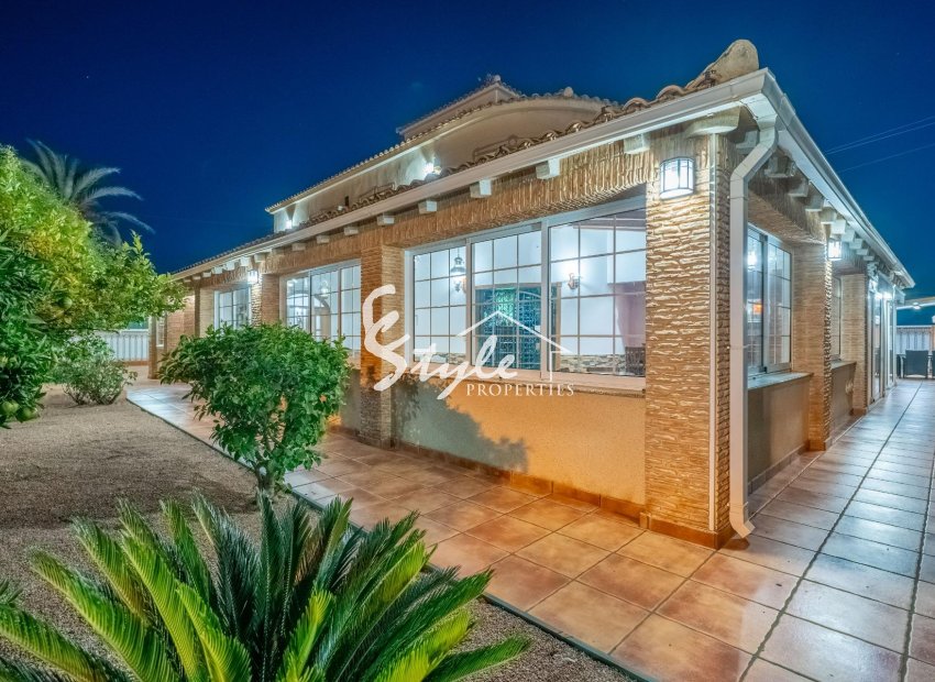 Resale - Villa - Torrevieja - El Chaparal