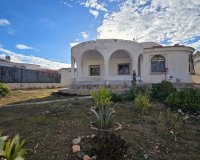 Resale - Villa - Torrevieja - El Chaparal