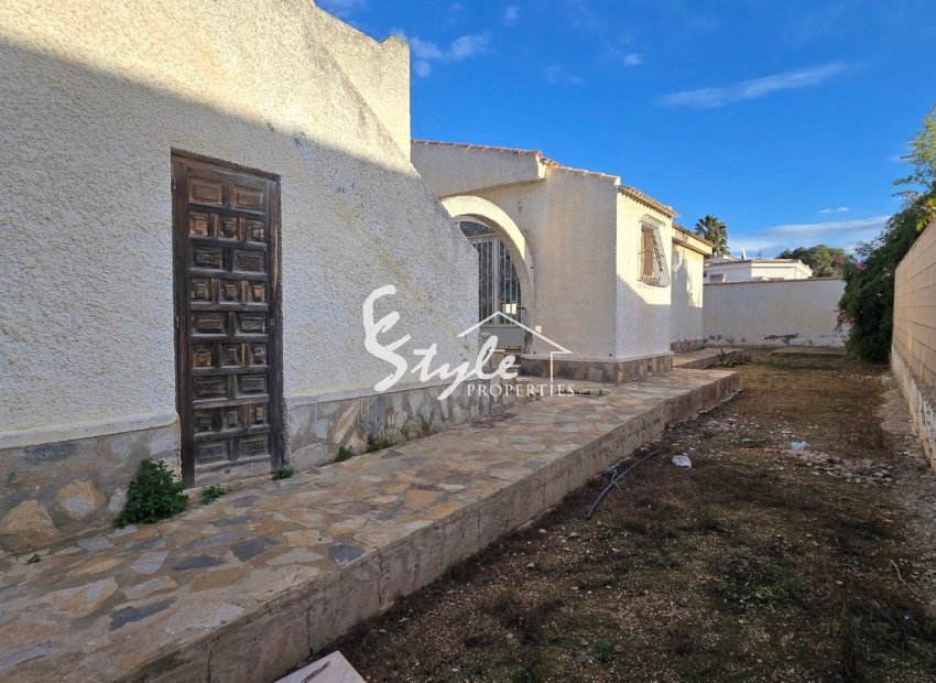 Resale - Villa - Torrevieja - El Chaparal