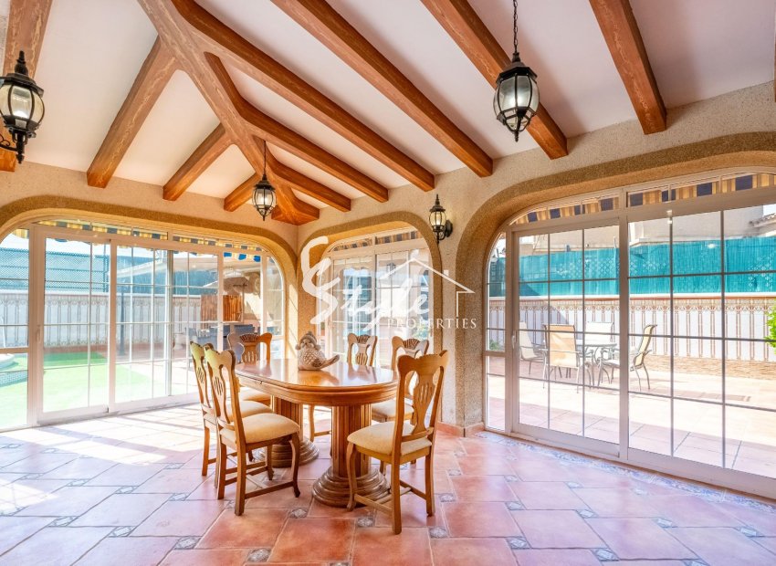 Resale - Villa - Torrevieja - El Chaparal