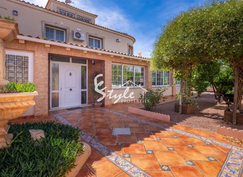 Resale - Villa - Torrevieja - El Chaparal