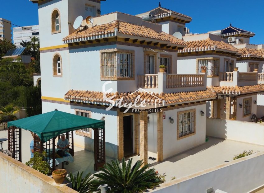 Resale - Villa - Torrevieja - La Mata