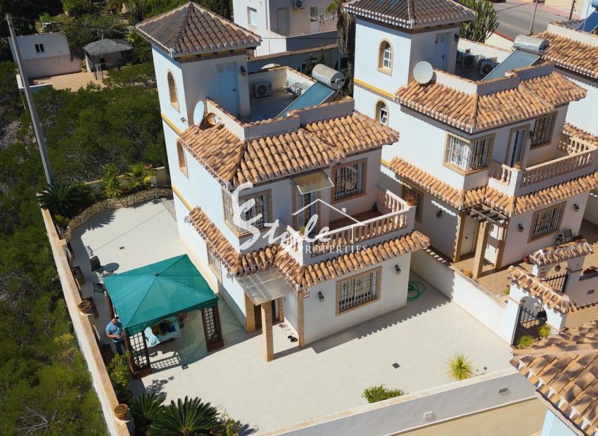 Resale - Villa - Torrevieja - La Mata