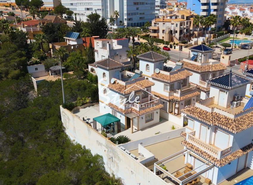 Resale - Villa - Torrevieja - La Mata