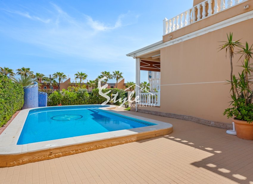 Resale - Villa - Torrevieja - La Mata