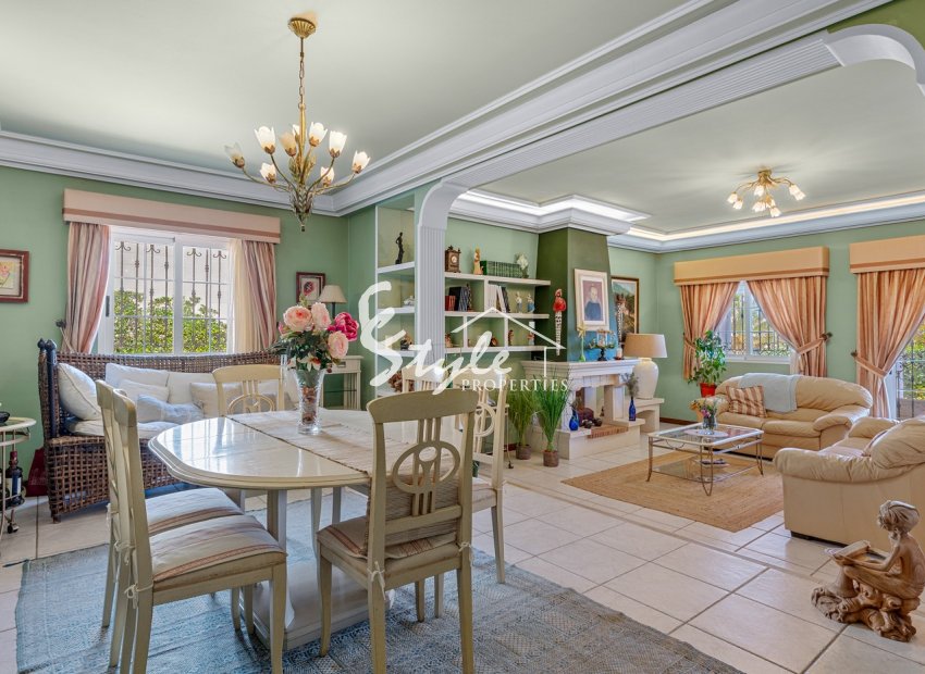 Resale - Villa - Torrevieja - La Mata