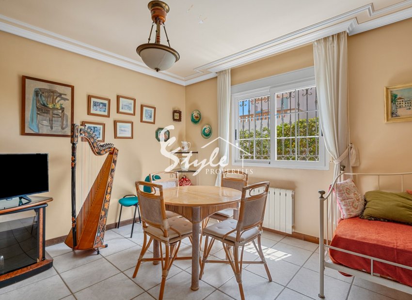 Resale - Villa - Torrevieja - La Mata