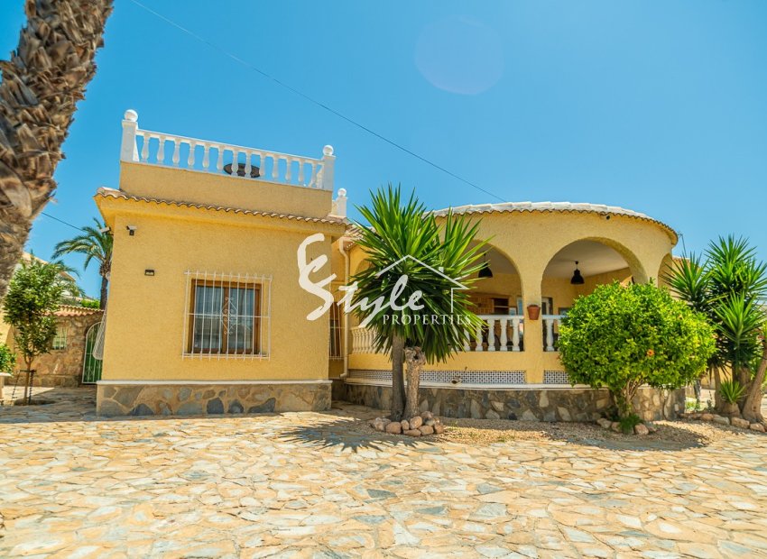 Resale - Villa - Torrevieja - La Siesta