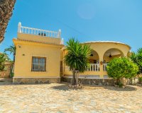 Resale - Villa - Torrevieja - La Siesta
