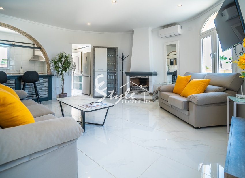 Resale - Villa - Torrevieja - La Siesta