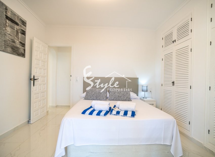 Resale - Villa - Torrevieja - La Siesta