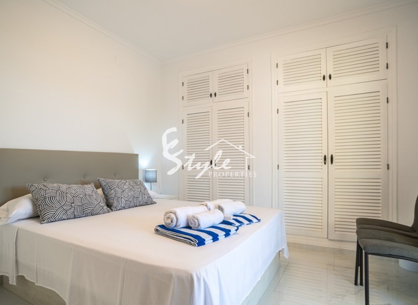 Resale - Villa - Torrevieja - La Siesta
