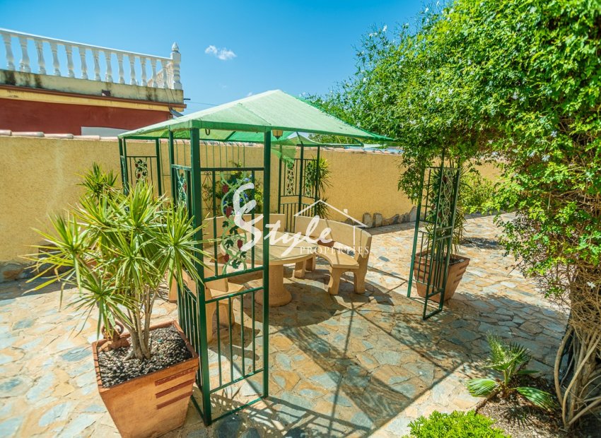 Resale - Villa - Torrevieja - La Siesta