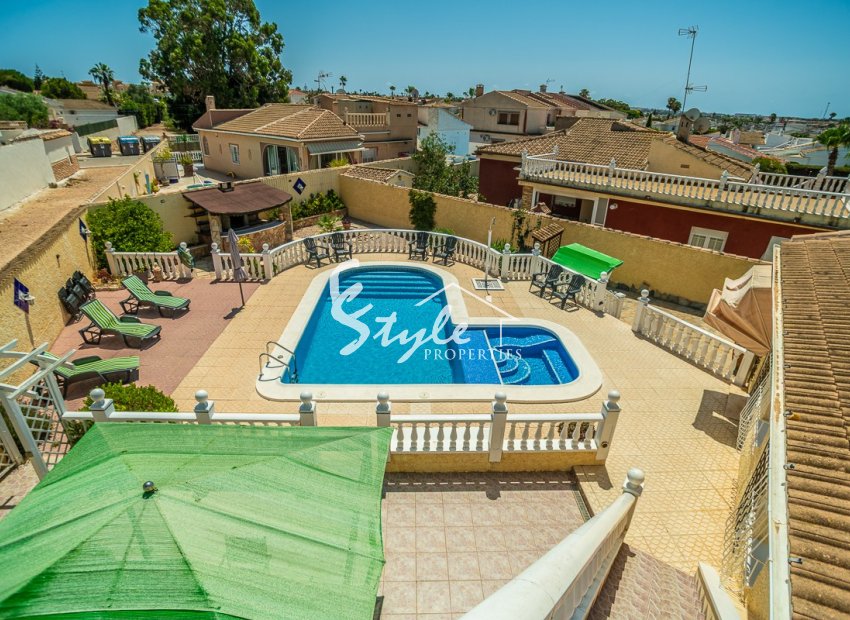 Resale - Villa - Torrevieja - La Siesta