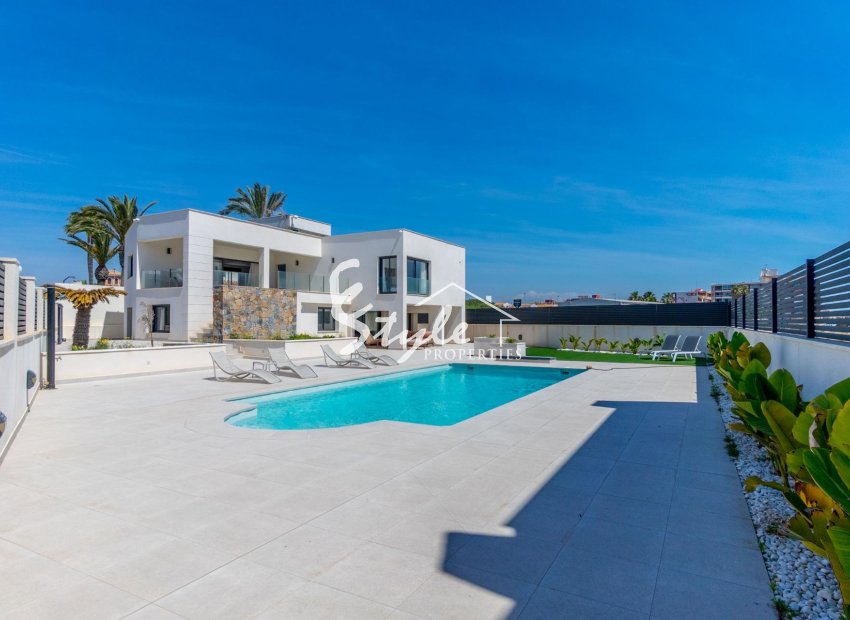 Resale - Villa - Torrevieja - La Veleta