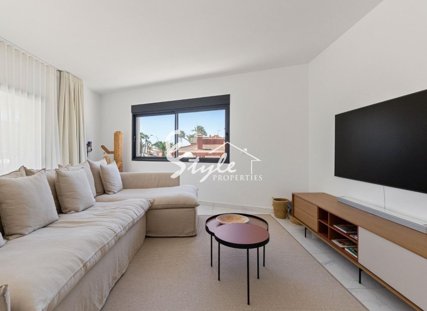 Resale - Villa - Torrevieja - La Veleta