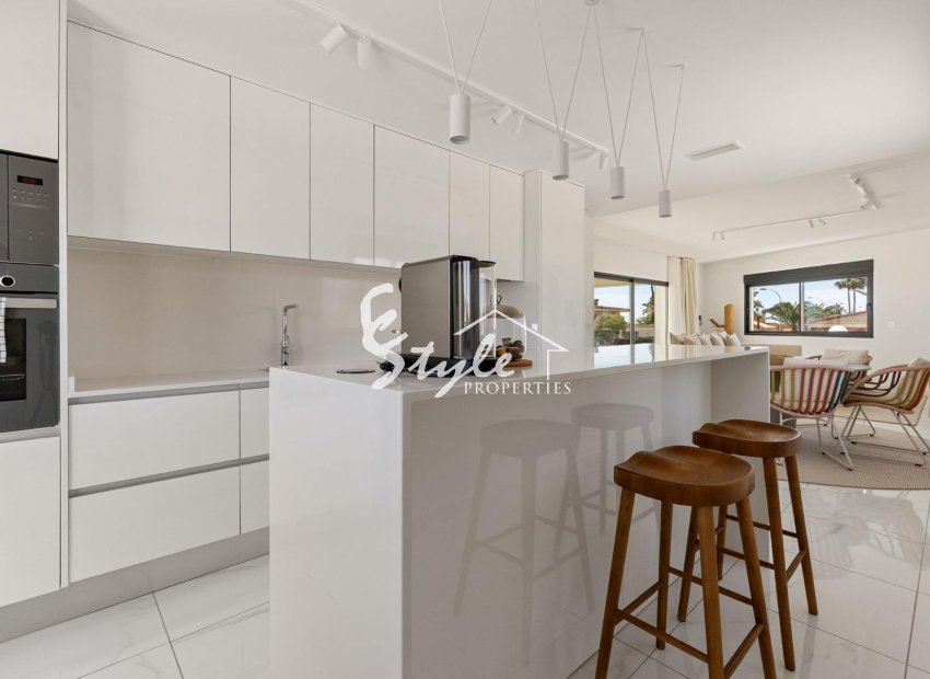 Resale - Villa - Torrevieja - La Veleta