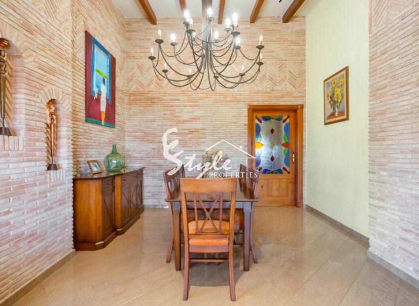 Resale - Villa - Torrevieja - Los Altos