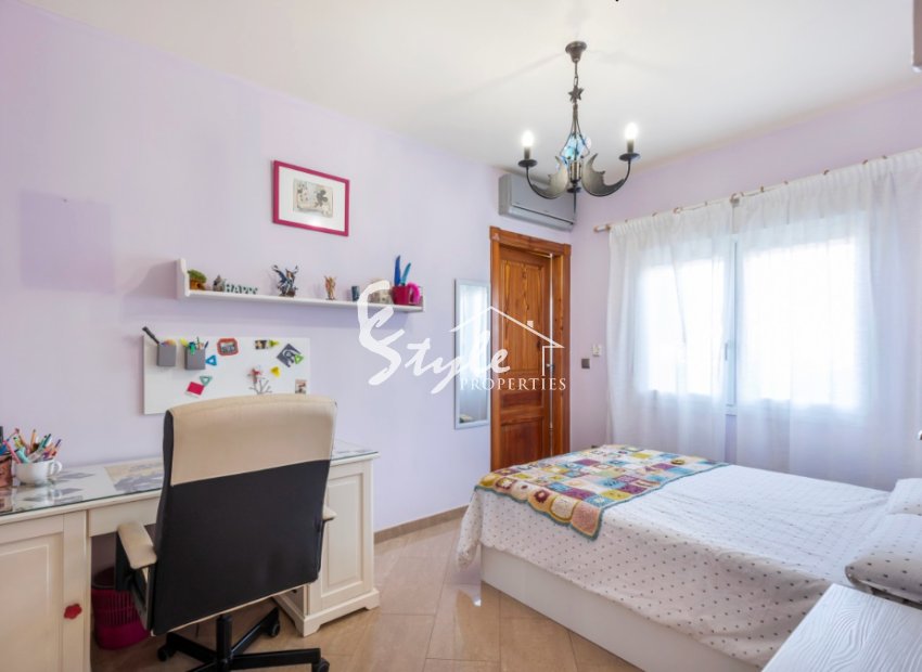 Resale - Villa - Torrevieja - Los Altos