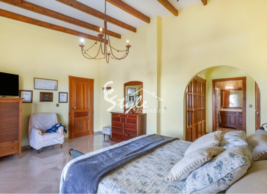 Resale - Villa - Torrevieja - Los Altos