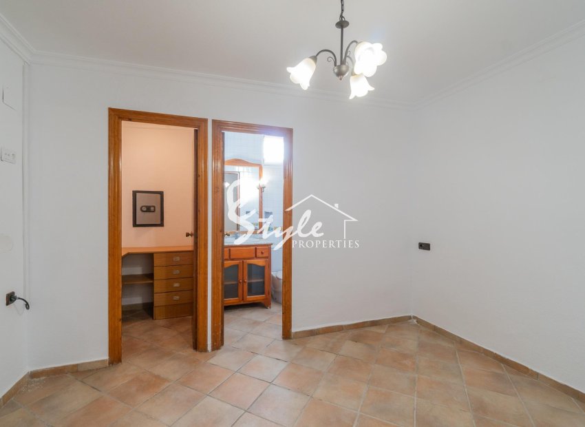Resale - Villa - Torrevieja - Los altos