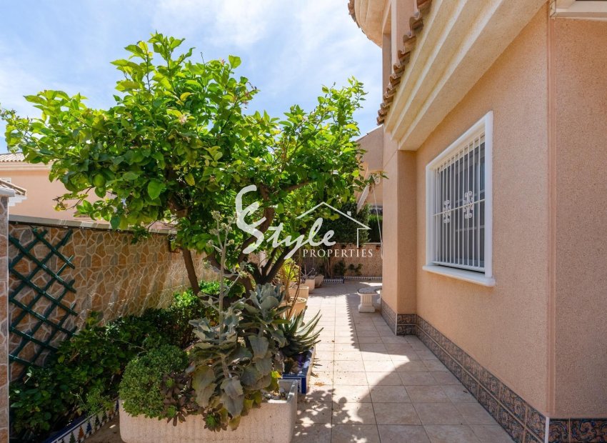 Resale - Villa - Torrevieja - Los Balcones - Los Altos del Edén