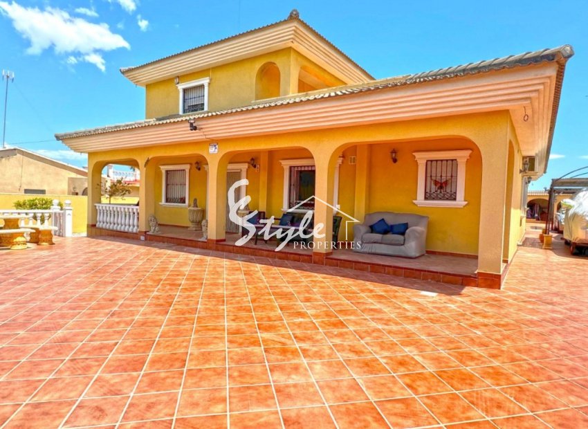 Resale - Villa - Torrevieja - Los Balcones