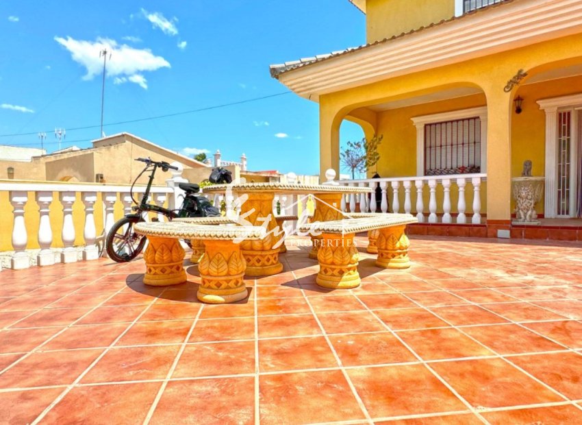 Resale - Villa - Torrevieja - Los Balcones