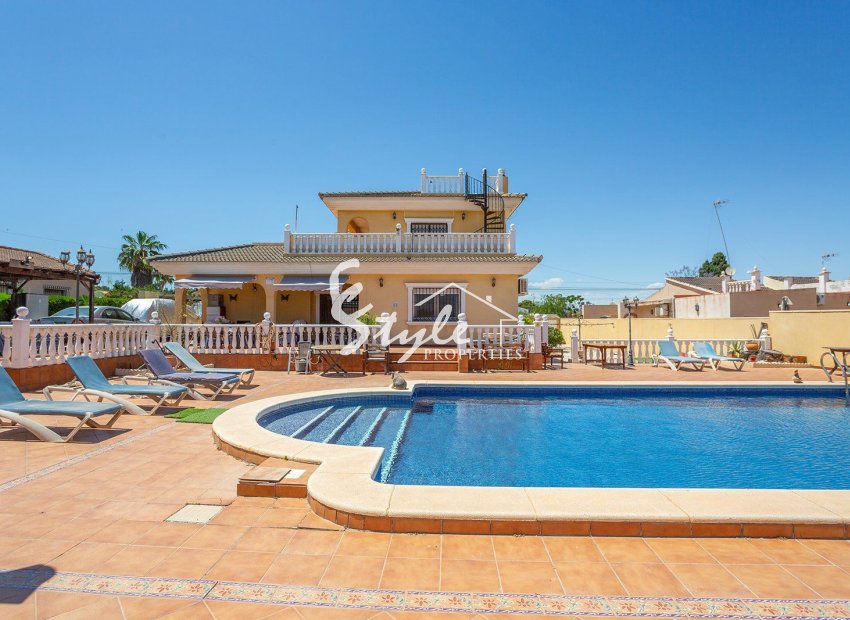 Resale - Villa - Torrevieja - Los Balcones