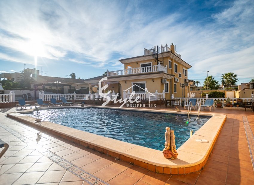 Resale - Villa - Torrevieja - Los Balcones