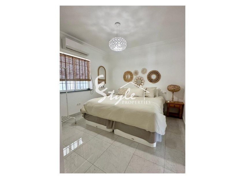 Resale - Villa - Torrevieja - San luis