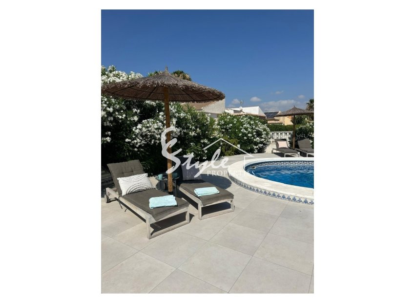 Resale - Villa - Torrevieja - San luis