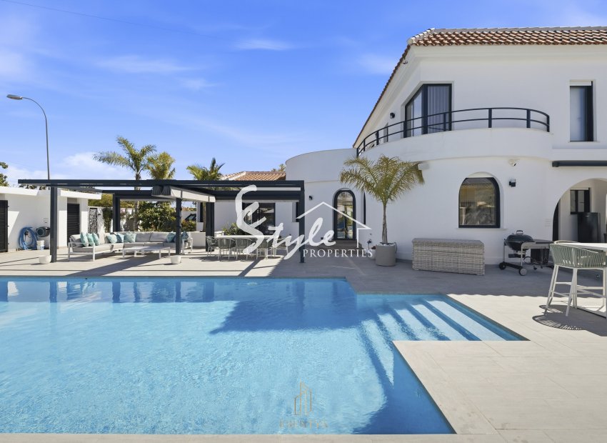 Resale - Villa - Torrevieja - San Luis