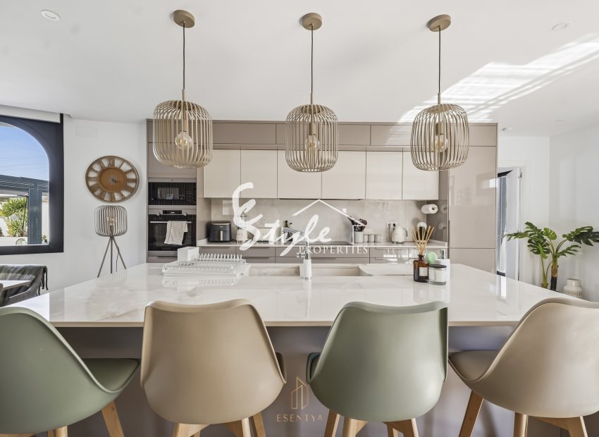 Resale - Villa - Torrevieja - San Luis