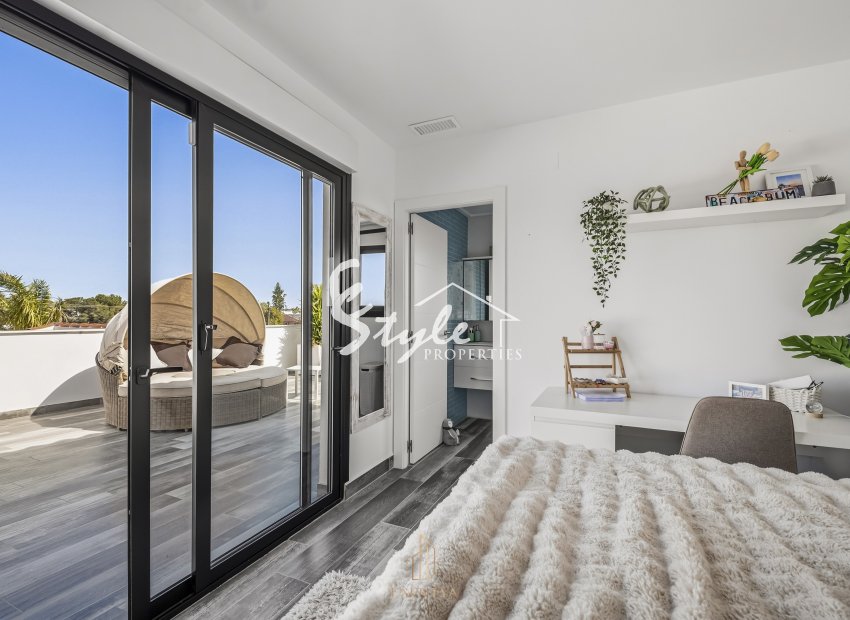 Resale - Villa - Torrevieja - San Luis