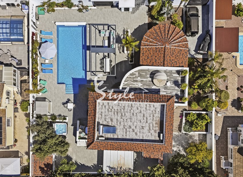 Resale - Villa - Torrevieja - San Luis