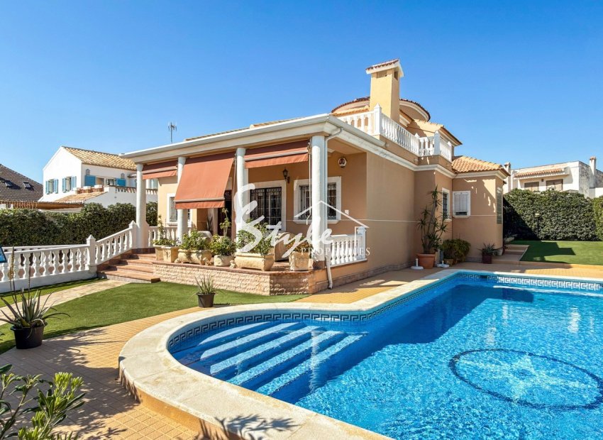 Resale - Villa - Torrevieja - Torrelamata - La Mata