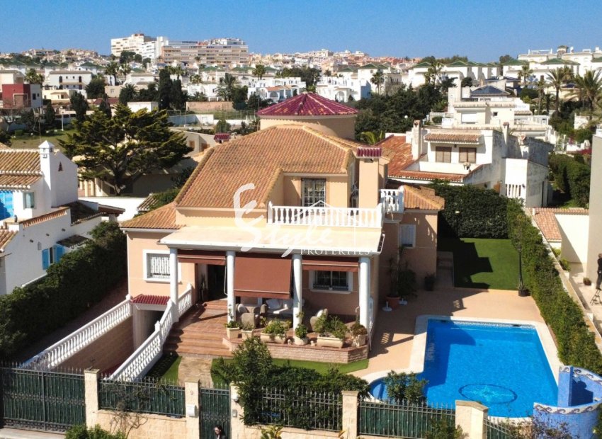 Resale - Villa - Torrevieja - Torrelamata - La Mata