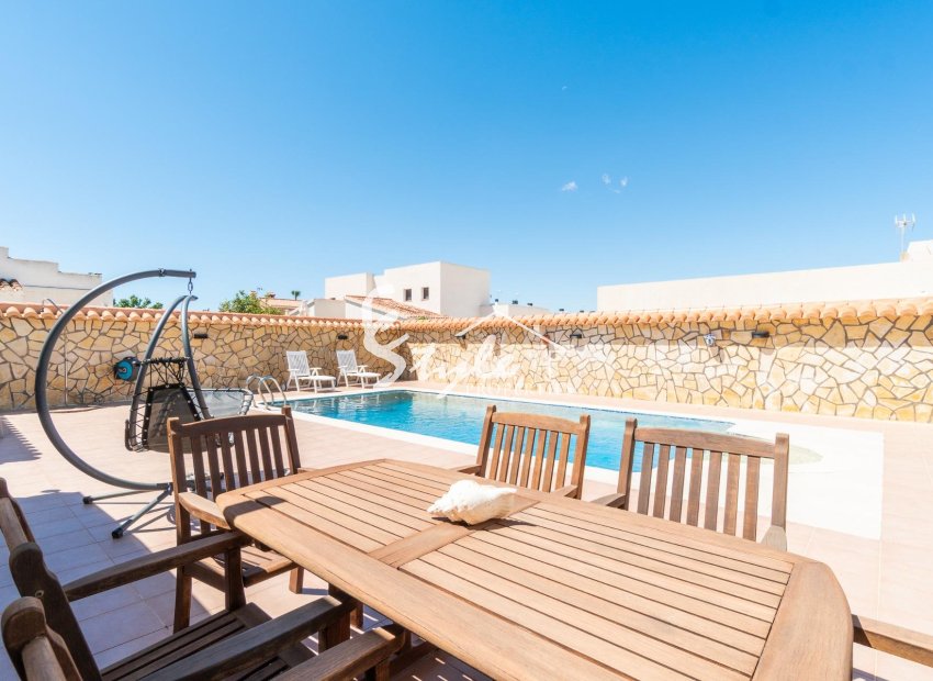 Resale - Villa - Torrevieja - Torreta florida