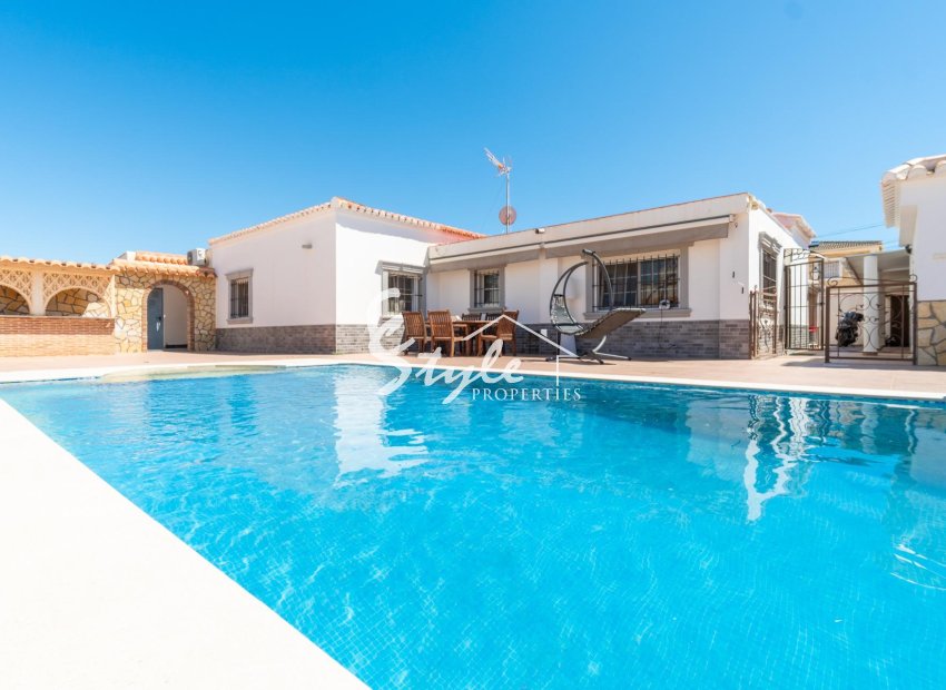 Resale - Villa - Torrevieja - Torreta florida