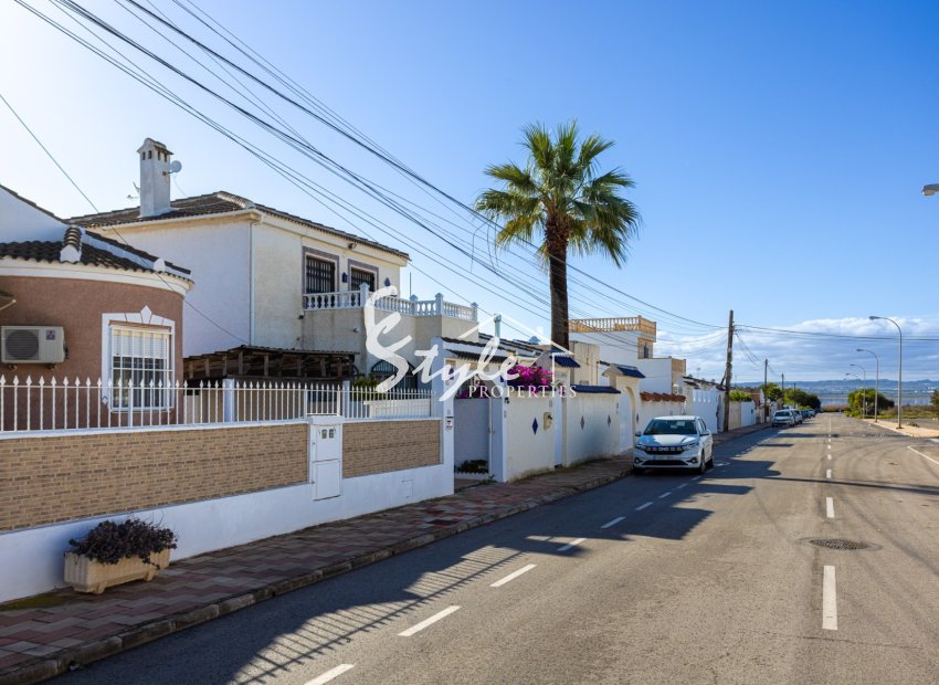 Resale - Villa - Torrevieja - Urbanización San Luis