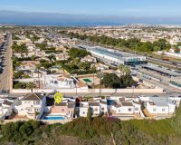 Resale - Villa - Torrevieja - Urbanización San Luis