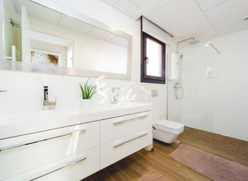 Resale - Villa - Torrevieja